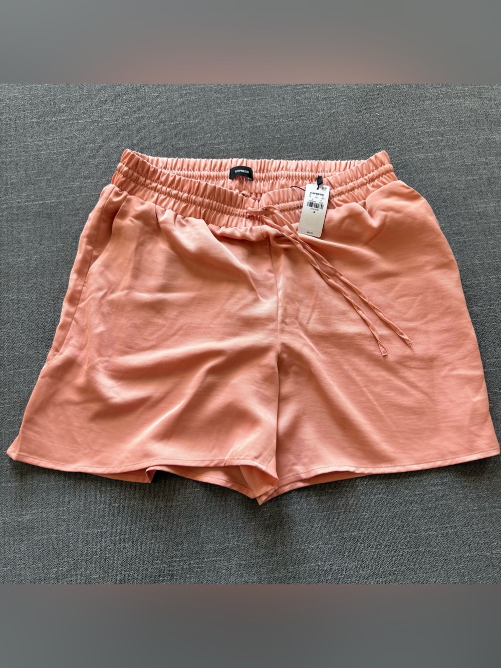 Express High Waisted Satin Pull On
Midi Shorts